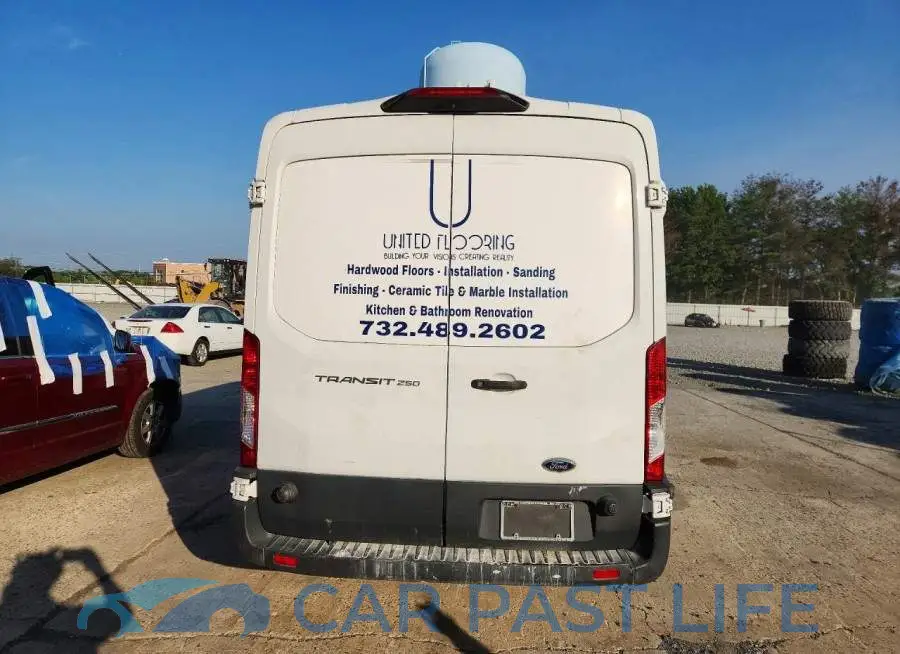 1FTYR2CM6JKB27439# 6