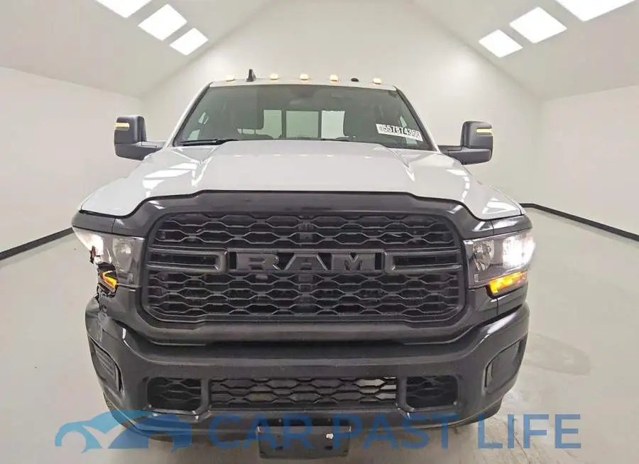 3C6UR5CJ4RG356864# 5