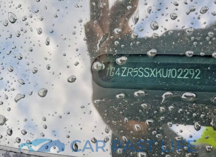 1G4ZR5SSXKU102292# 12
