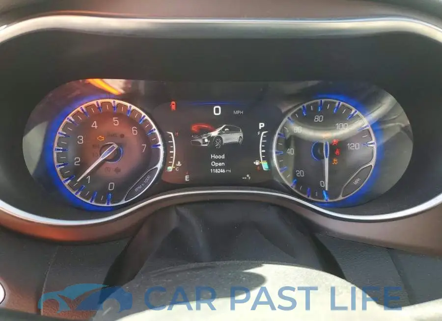 2C4RC1EGXHR628305# 9
