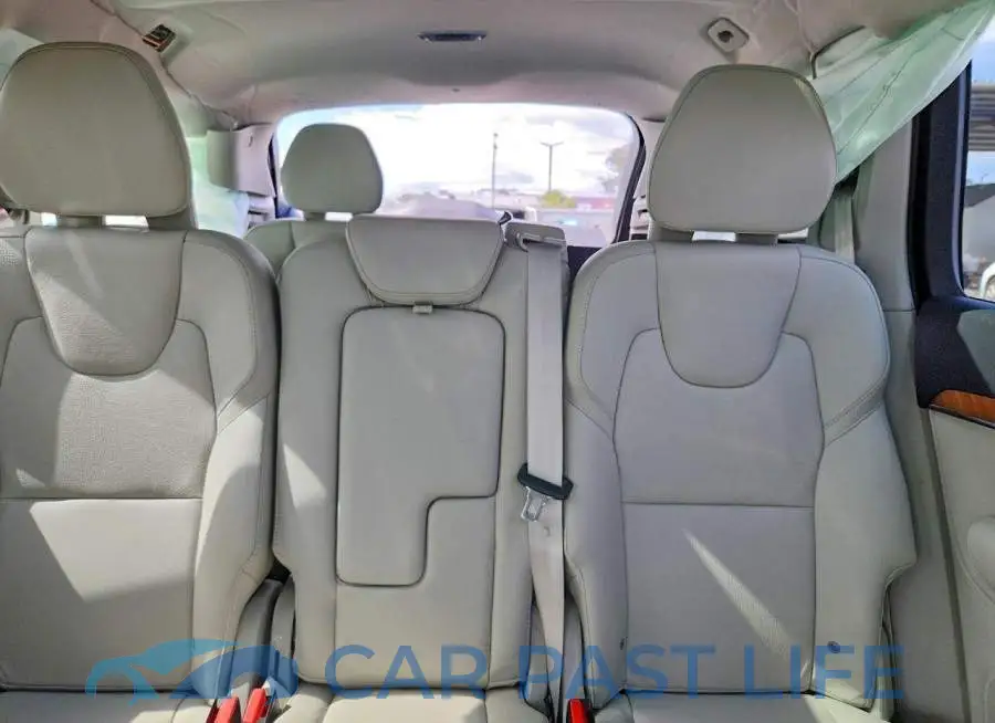 YV4102CKXN1838869# 10
