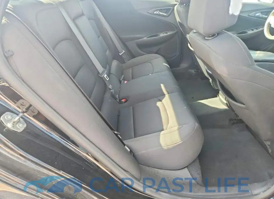 1G1ZD5ST8LF113267# 10