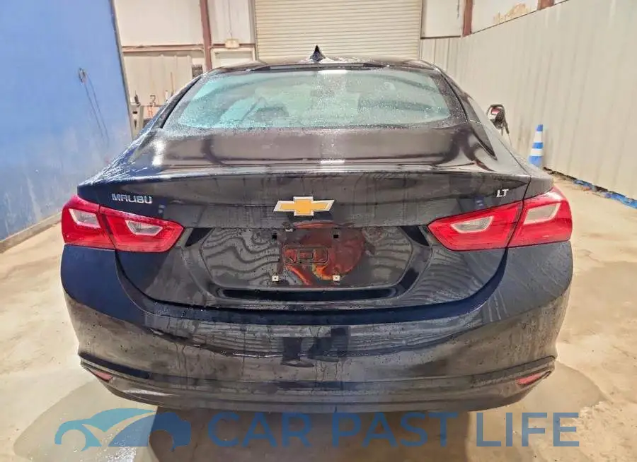 1G1ZD5ST8SF115888# 6