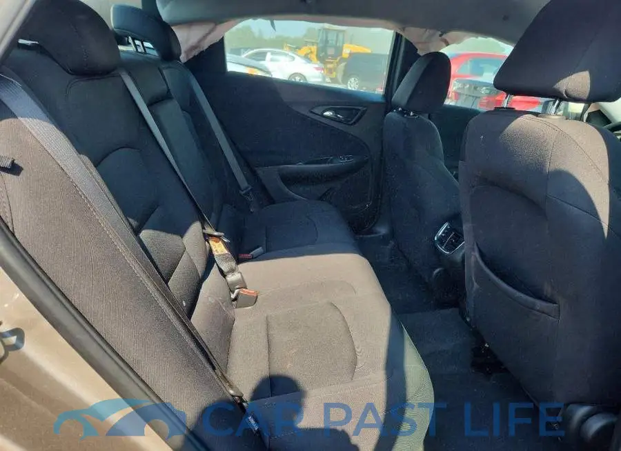 1G1ZD5ST9RF200684# 10
