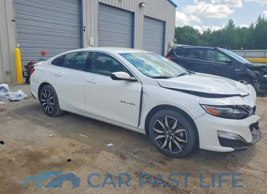 1G1ZG5ST1RF159572# 4