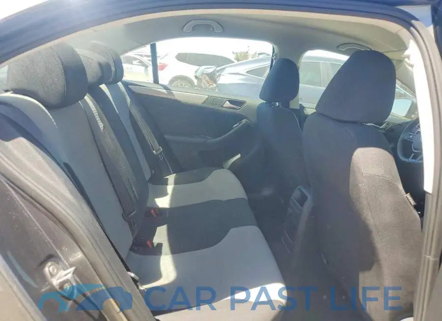 3VW2B7AJ0HM372219# 10