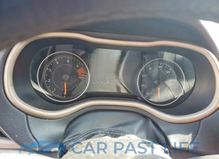 1C4PJMDB8HW512077# 9