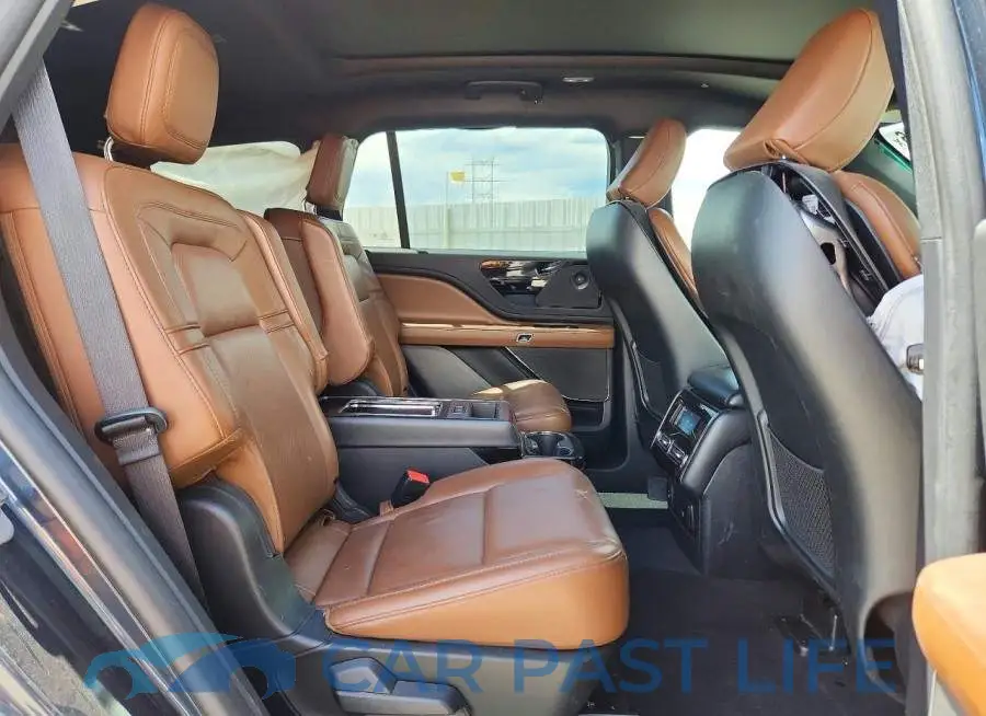 5LM5J7XC9NGL19044# 11