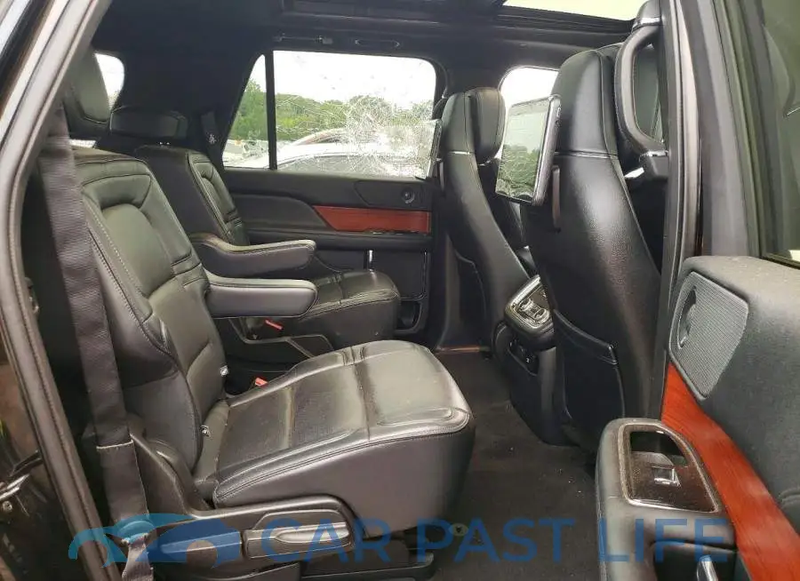5LMJJ3LT8KEL17919# 11