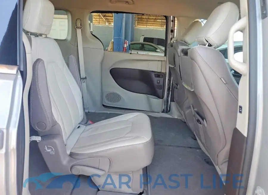 2C4RC1EG3HR538302# 11