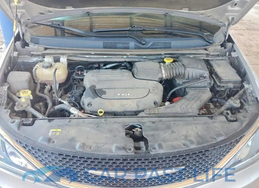 2C4RC1EG3HR538302# 12