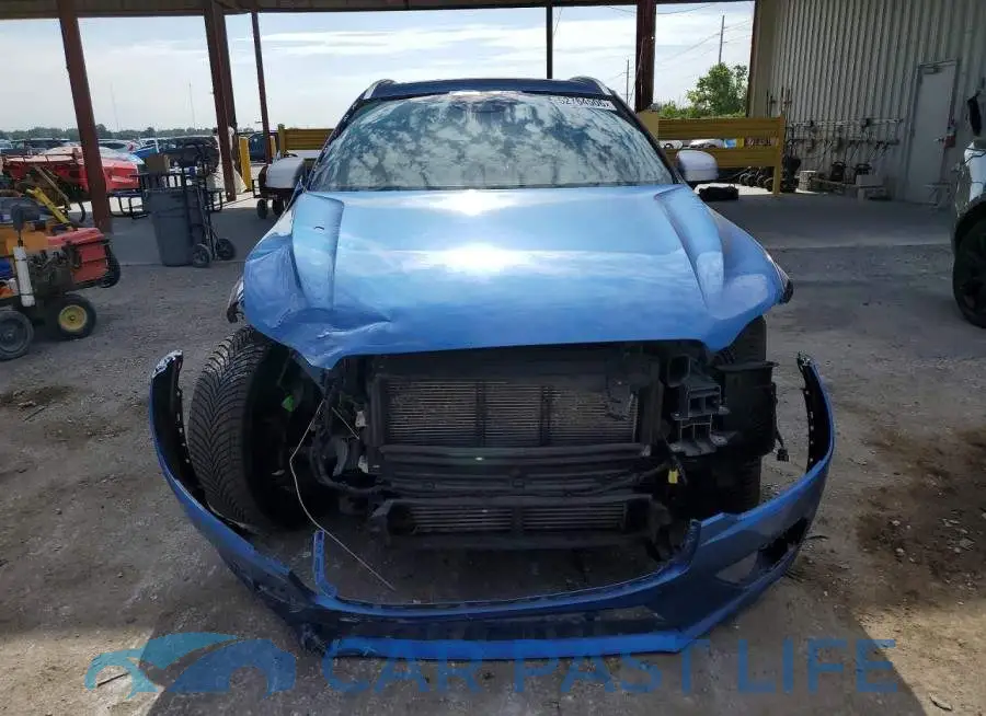 LYV102RM4JB096483# 5