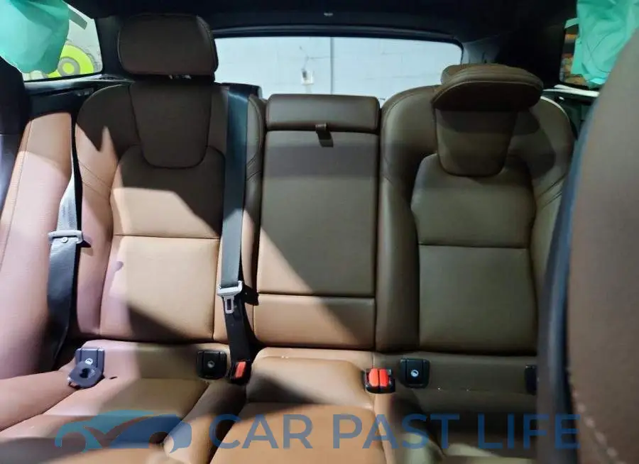 YV4L12RN3P1354231# 10