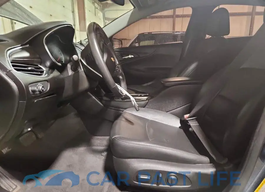 1G1ZD5ST8KF197203# 7