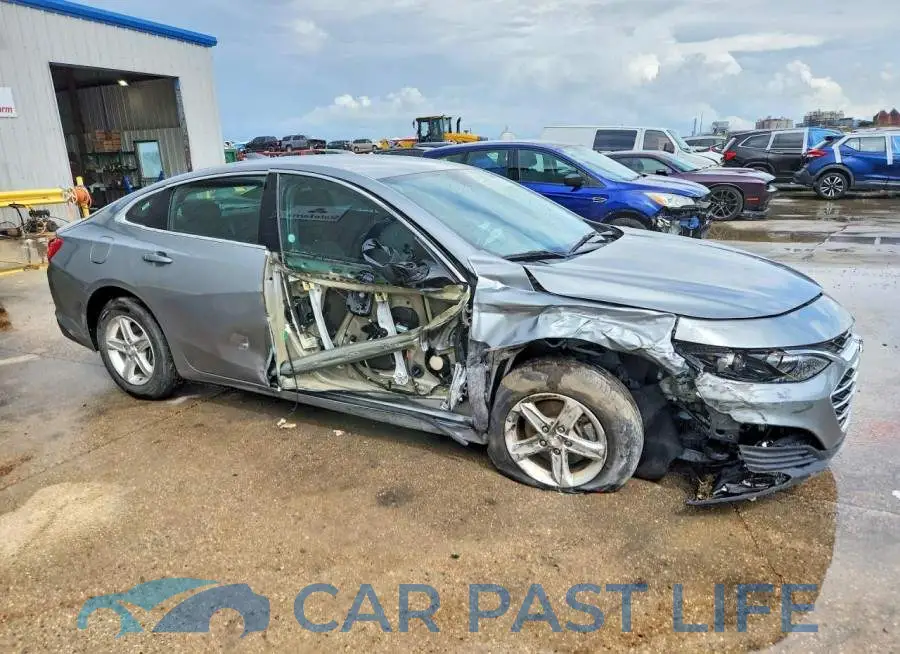 1G1ZD5ST8PF207879# 4