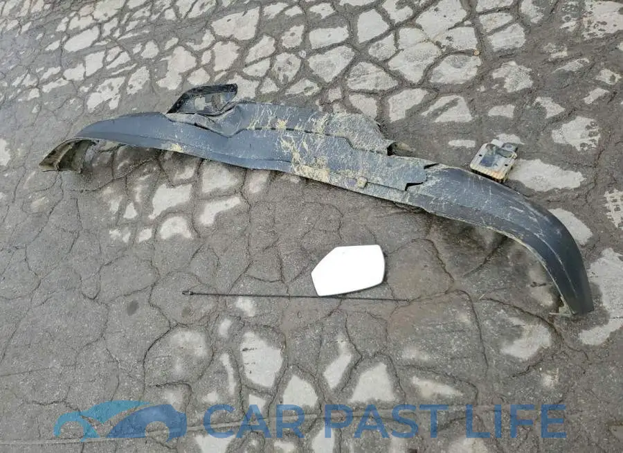 1GCVKREC3HZ173283# 12