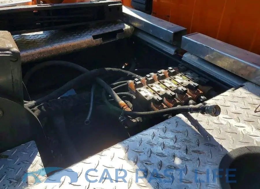 3C7WRLAL8HG619692# 10