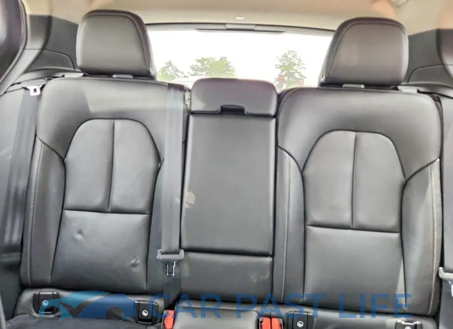 YV4162UK2M2407030# 10