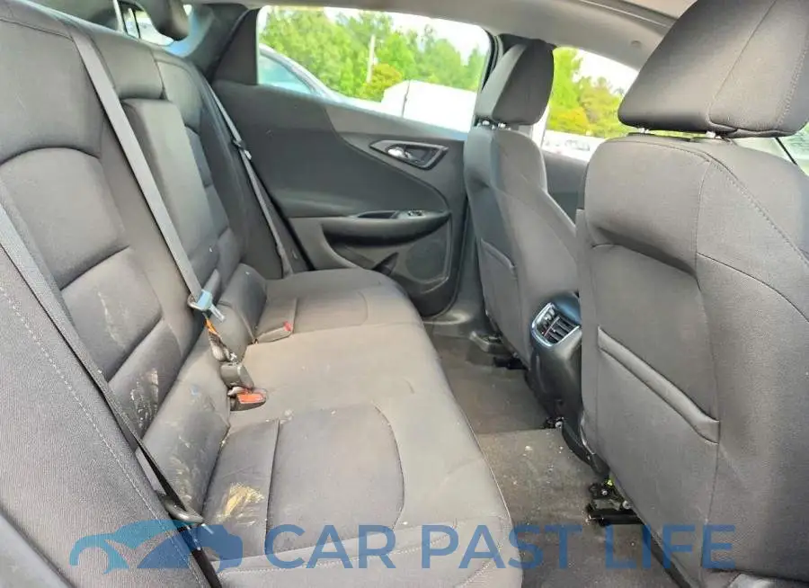 1G1ZD5ST2LF121834# 10