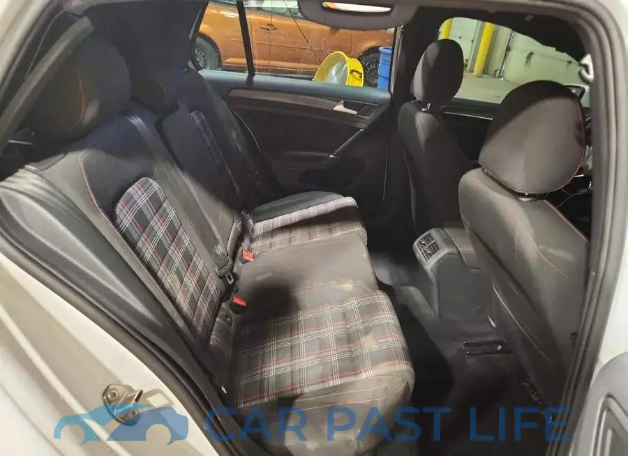 3VW5T7AU1KM020455# 10