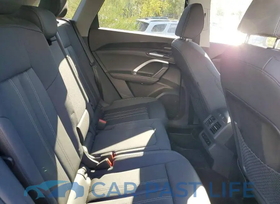 WA12AAGU9T2024725# 11