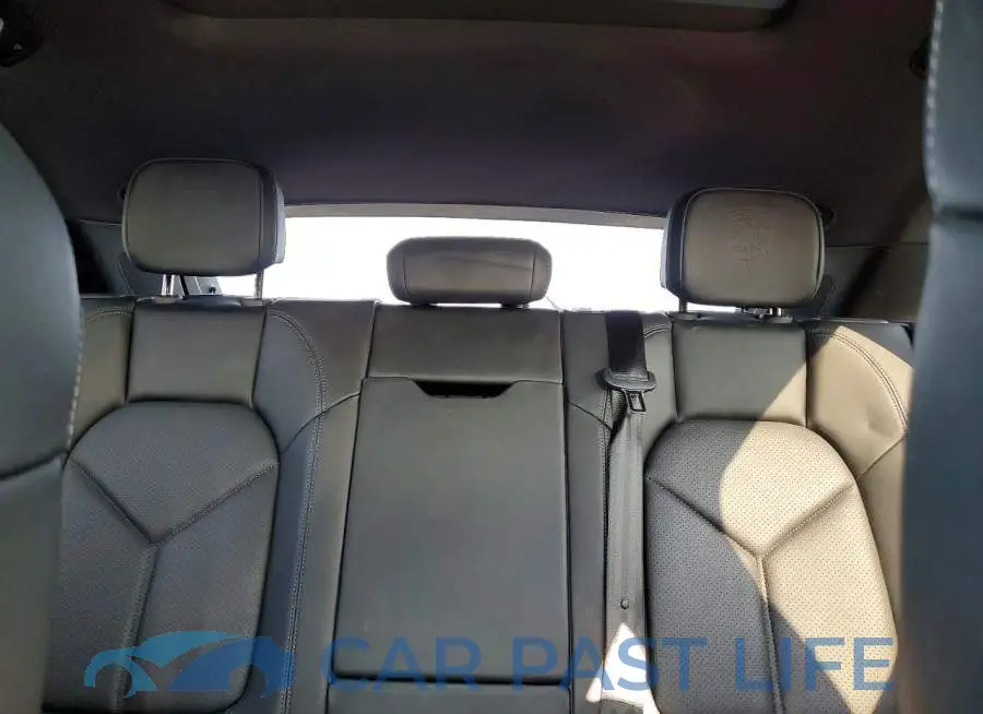 WP1AA2A55PLB16194# 10