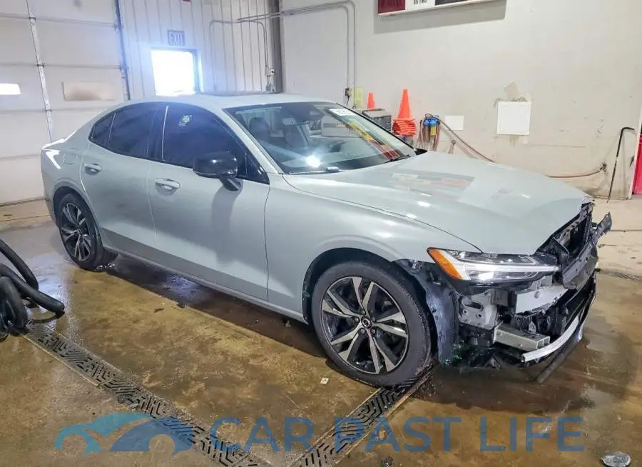 7JRL12GJ2SG362573# 4