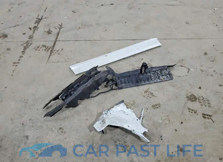 YV4H60RC2S1109360# 13