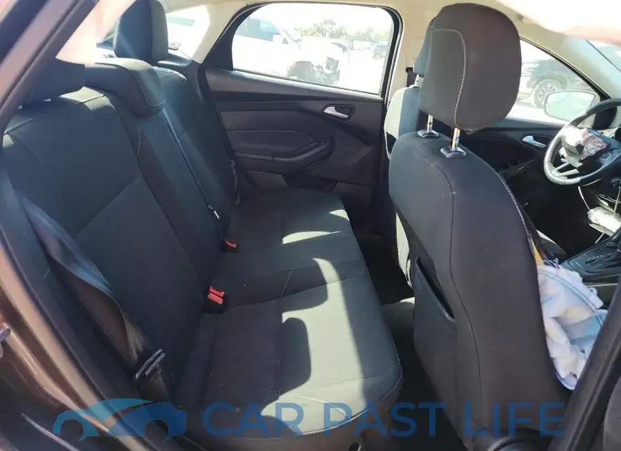 1FADP3F2XJL270401# 10
