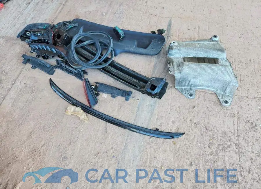 1VWMA7A32NC000861# 12