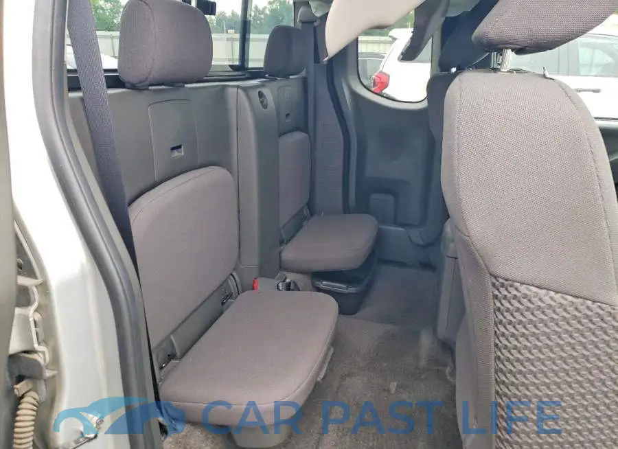 1N6AD0CW8JN720995# 10
