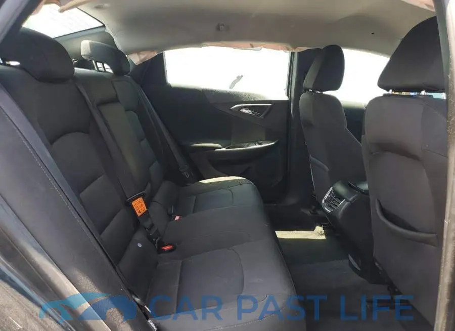 1G1ZD5ST8JF158402# 10