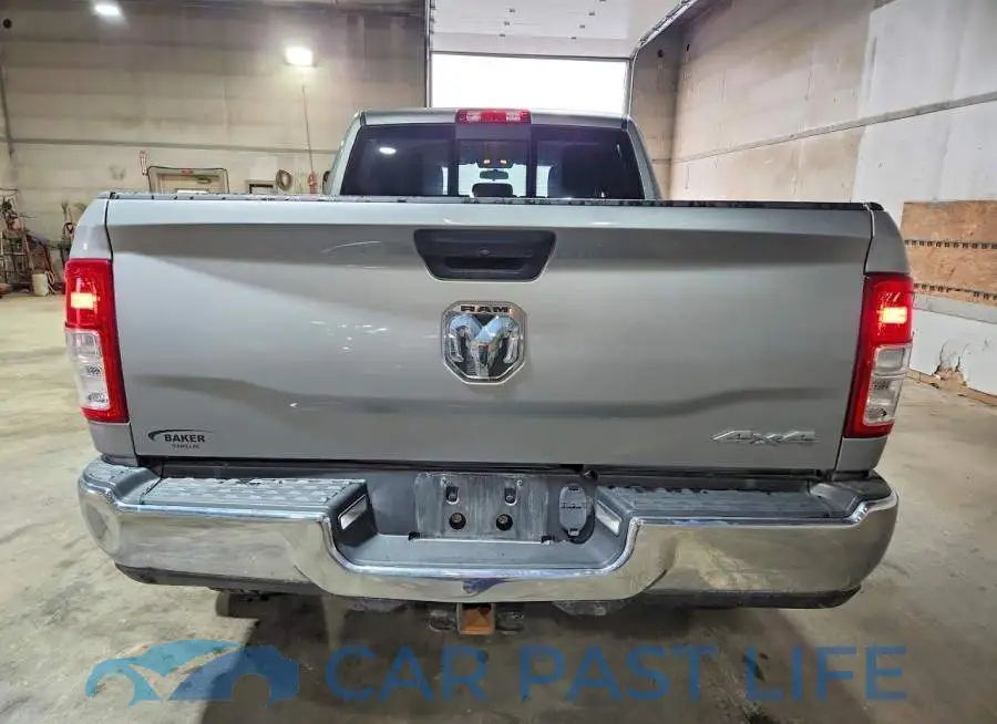 3C6UR5CJ2KG655498# 6