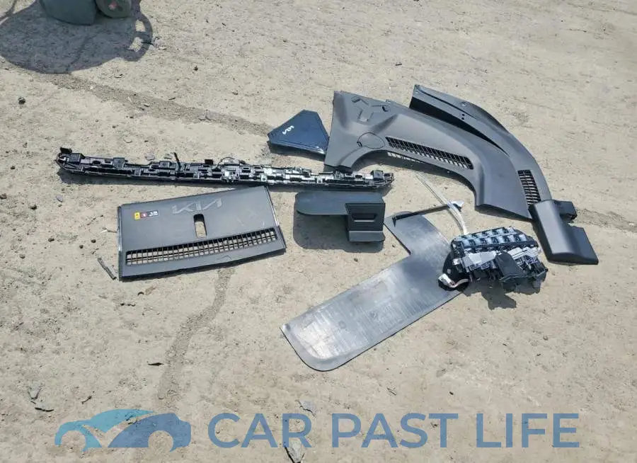 KNDADFS57R6039408# 13