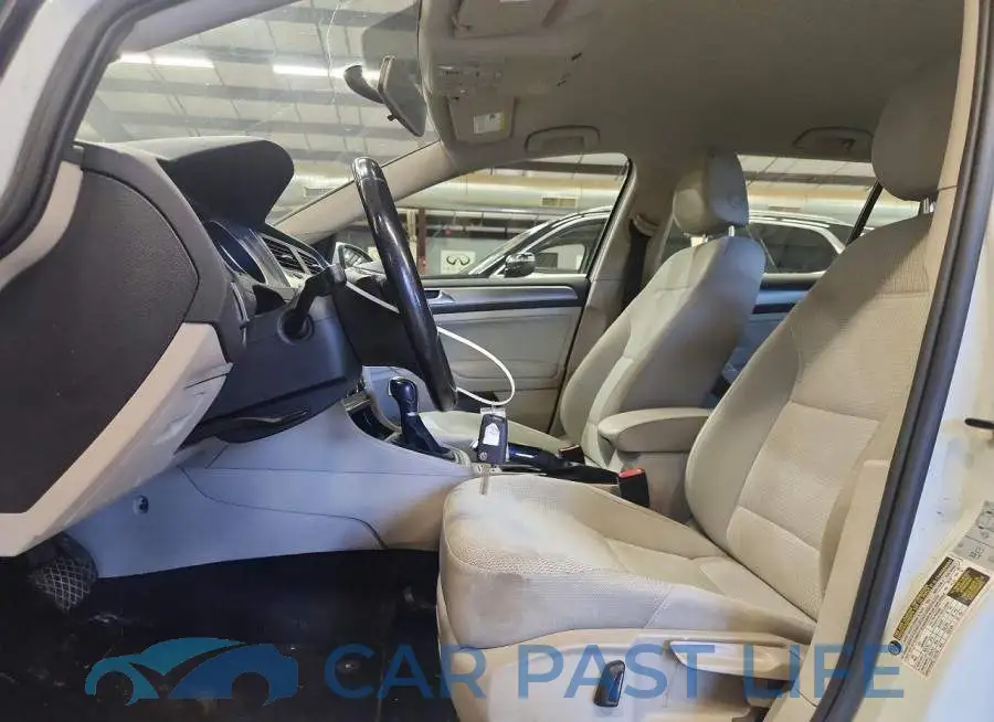 3VW017AU9HM520159# 7