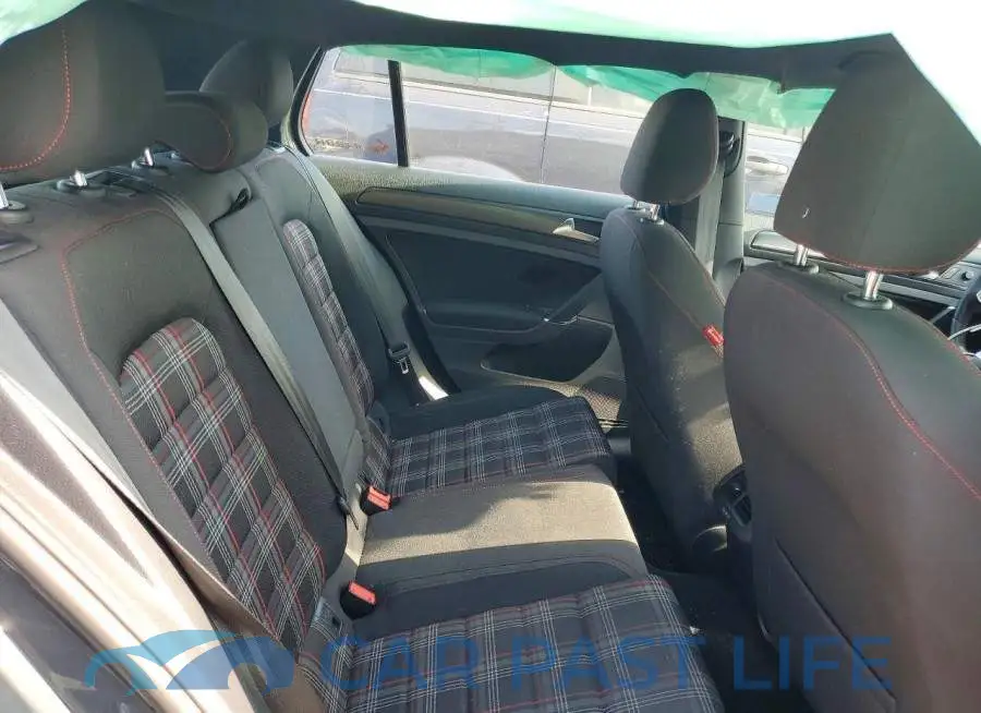 3VW5T7AU2KM005592# 10