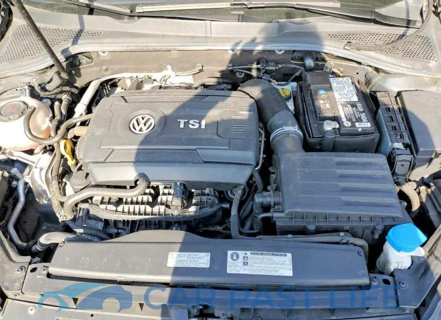 3VW5T7AU2KM005592# 11