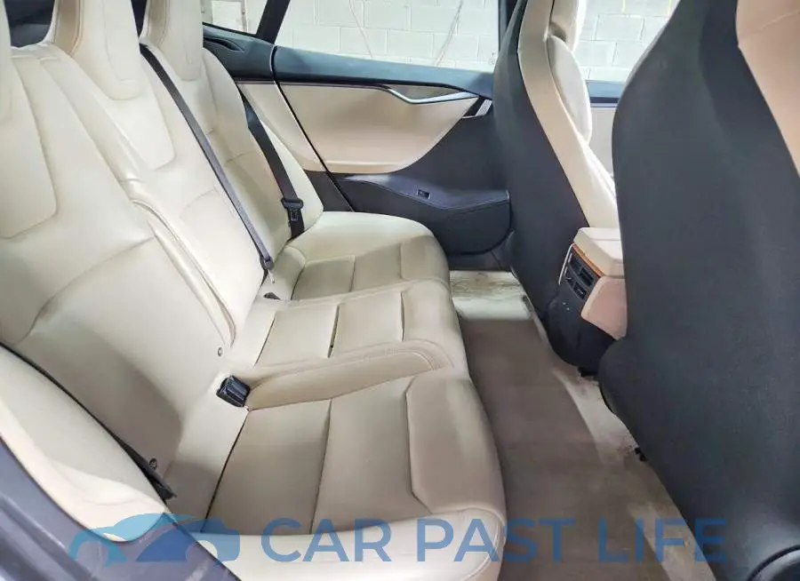 5YJSA1E28KF340099# 10