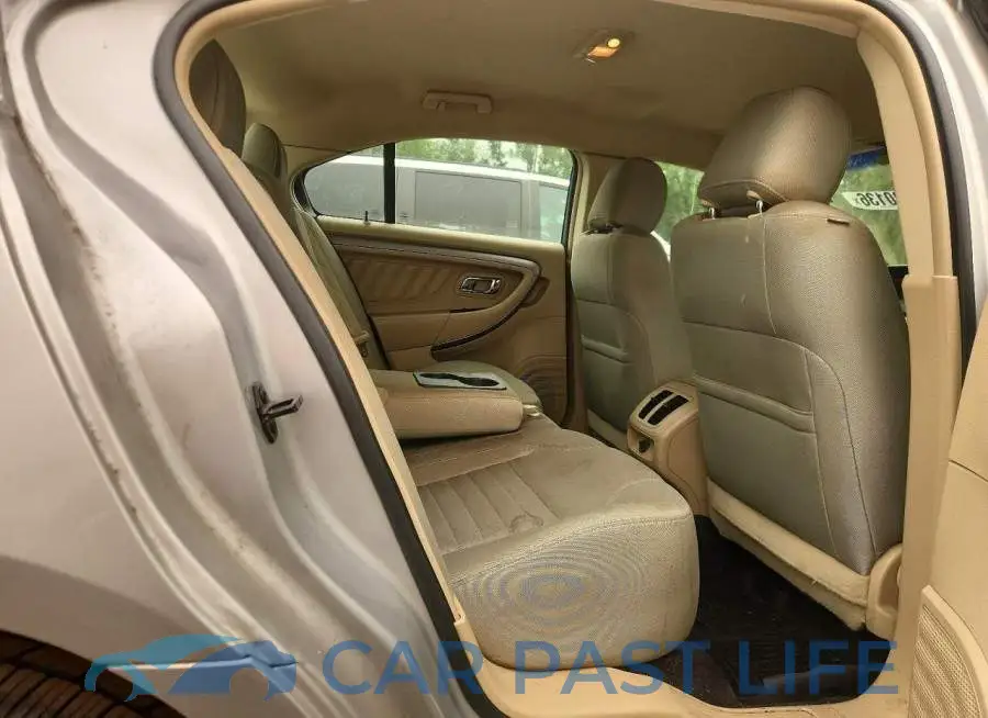 1FAHP2D88JG101988# 10