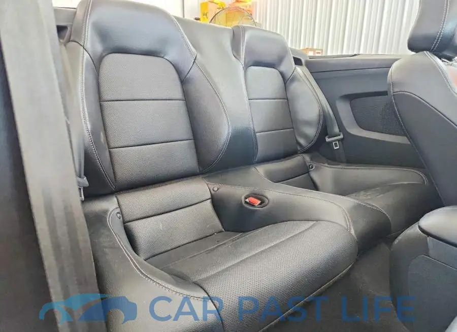 1FATP8UH1M5105748# 10