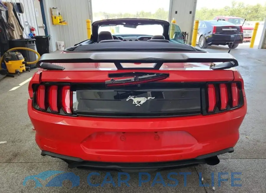 1FATP8UH1M5105748# 6