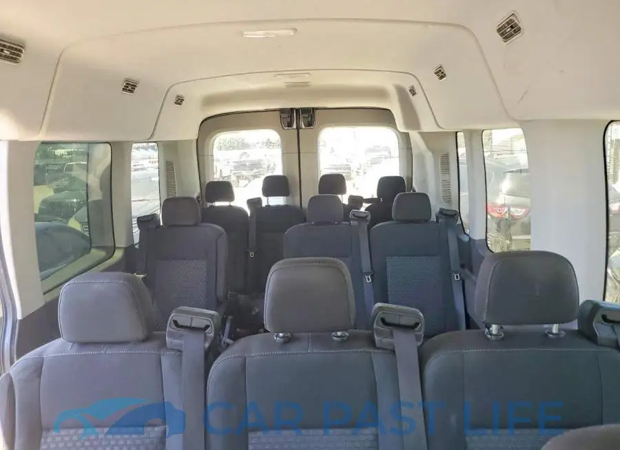 1FBAX2C82LKA92139# 10