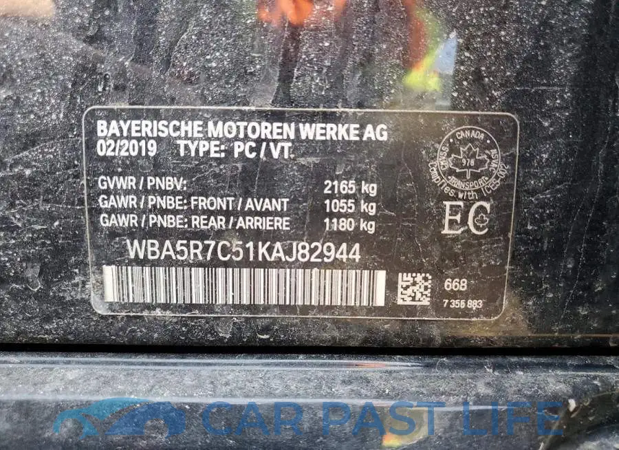 WBA5R7C51KAJ82944# 12