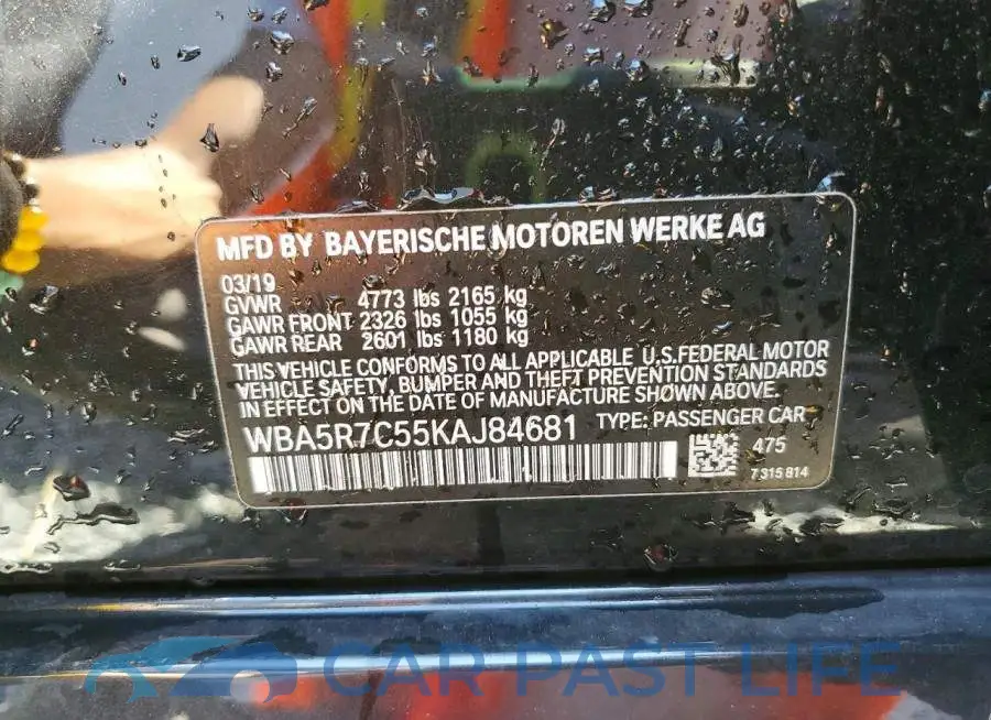 WBA5R7C55KAJ84681# 12