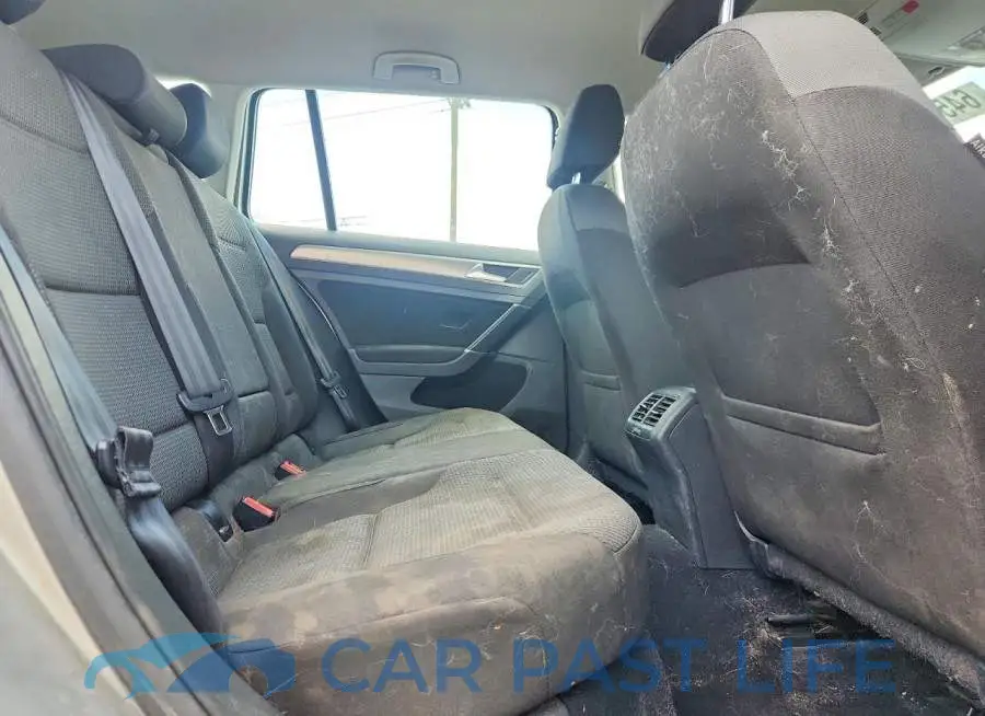 3VW017AU6HM526078# 10