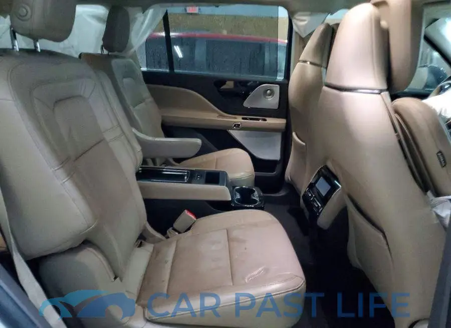 5LM5J7XC6LGL24358# 11