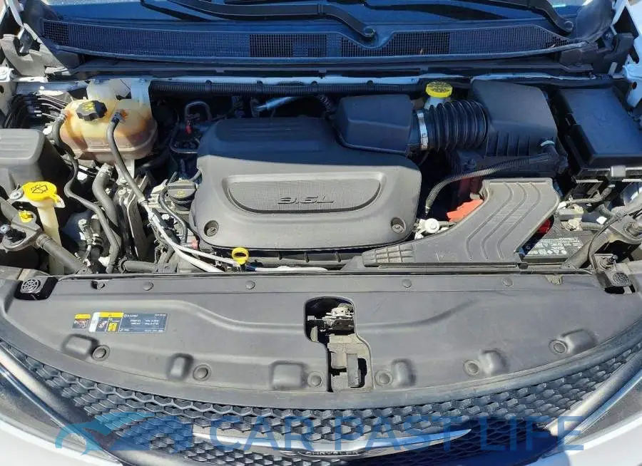 2C4RC1CG9NR204886# 12