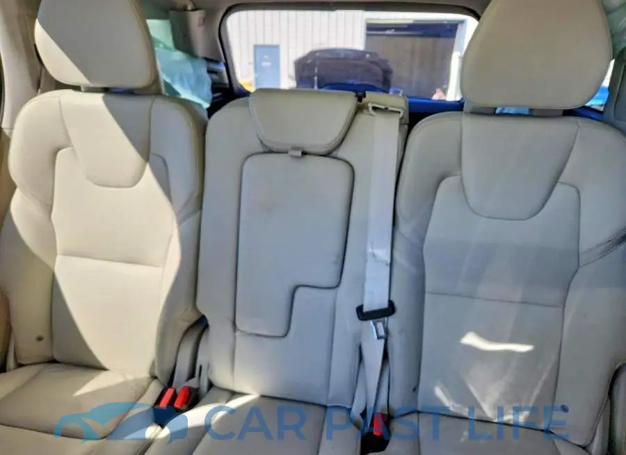 YV4L12PK7R1195449# 10