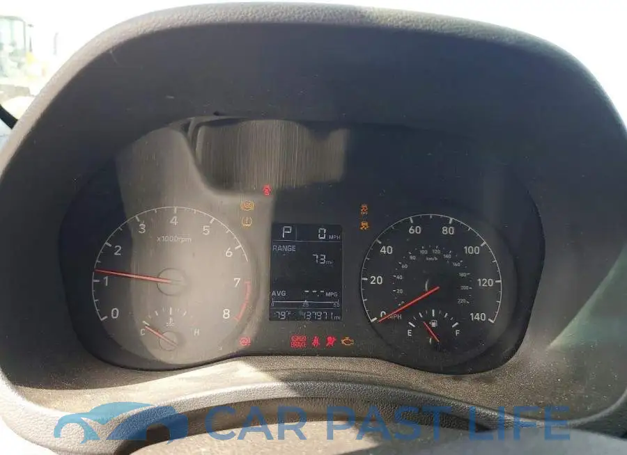 3KPC24A39KE040949# 9
