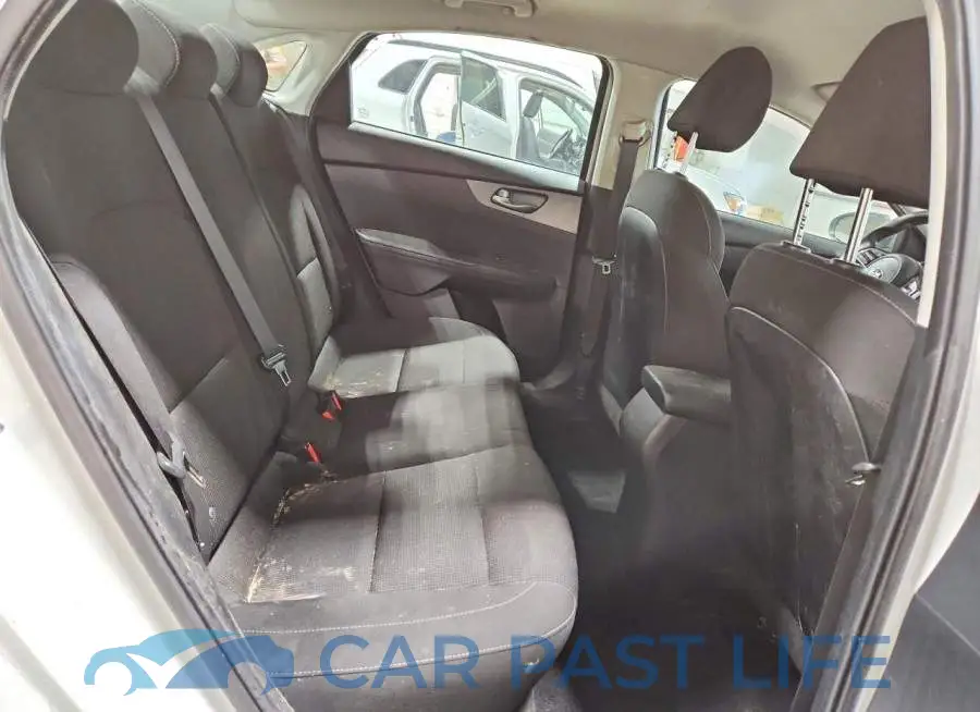 3KPF24AD8ME350650# 10
